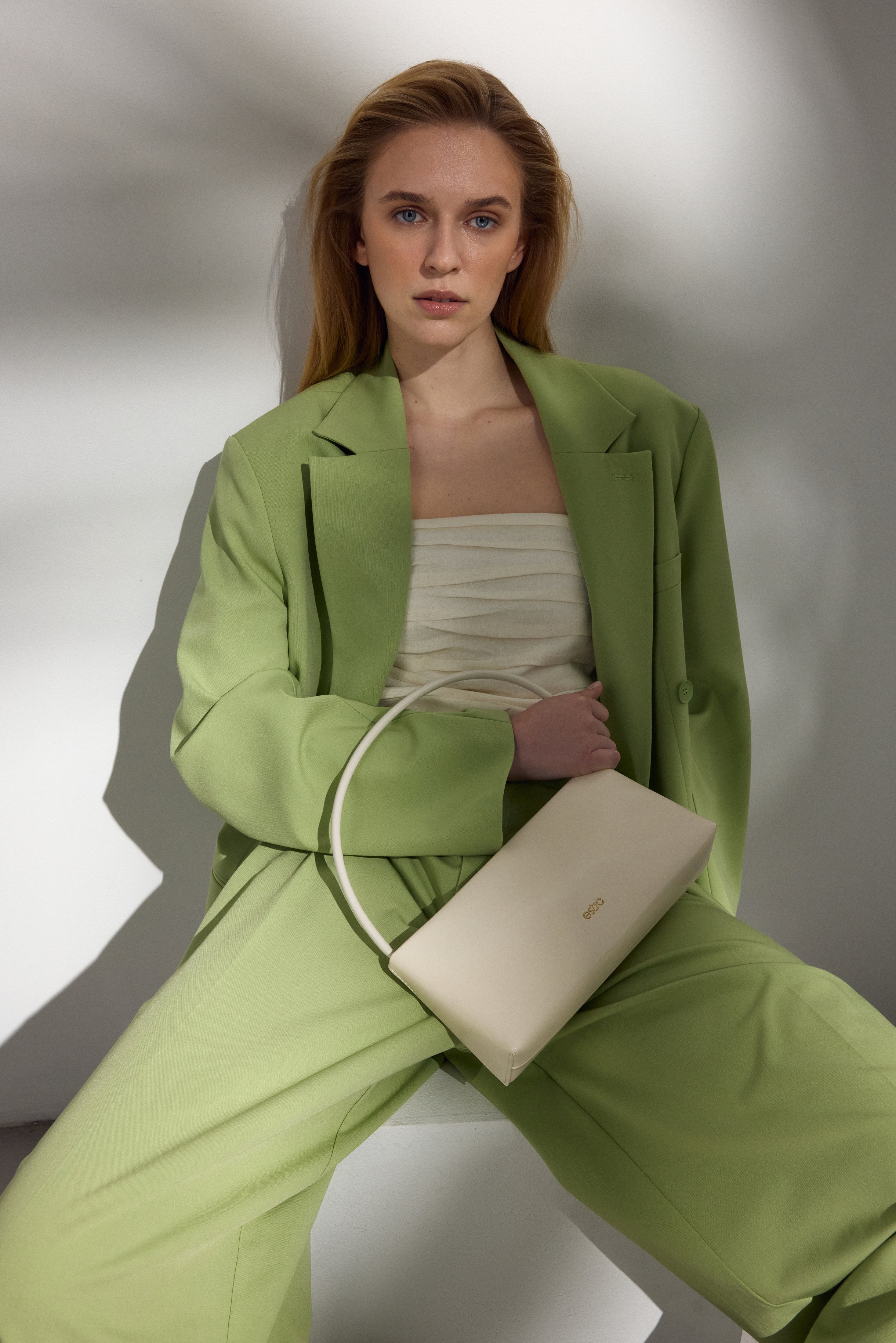 White leather-blend women's bag with two detachable straps, Estro.