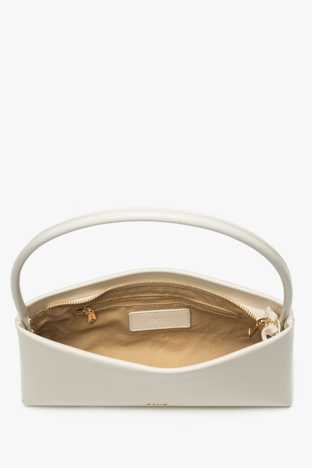 Women's white leather shoulder bag by Estro - close-up of the interior.