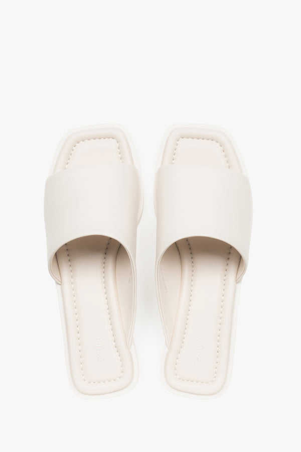 Women’s white slide sandals with a square toe, made of genuine leather, Estro.