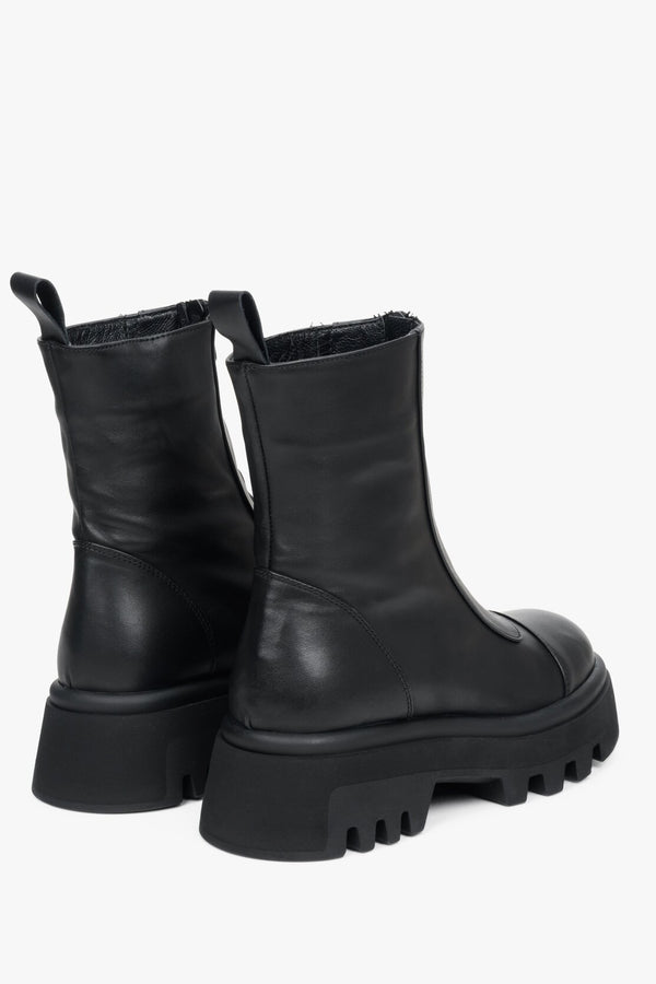 Winter boots for women's by Estro.