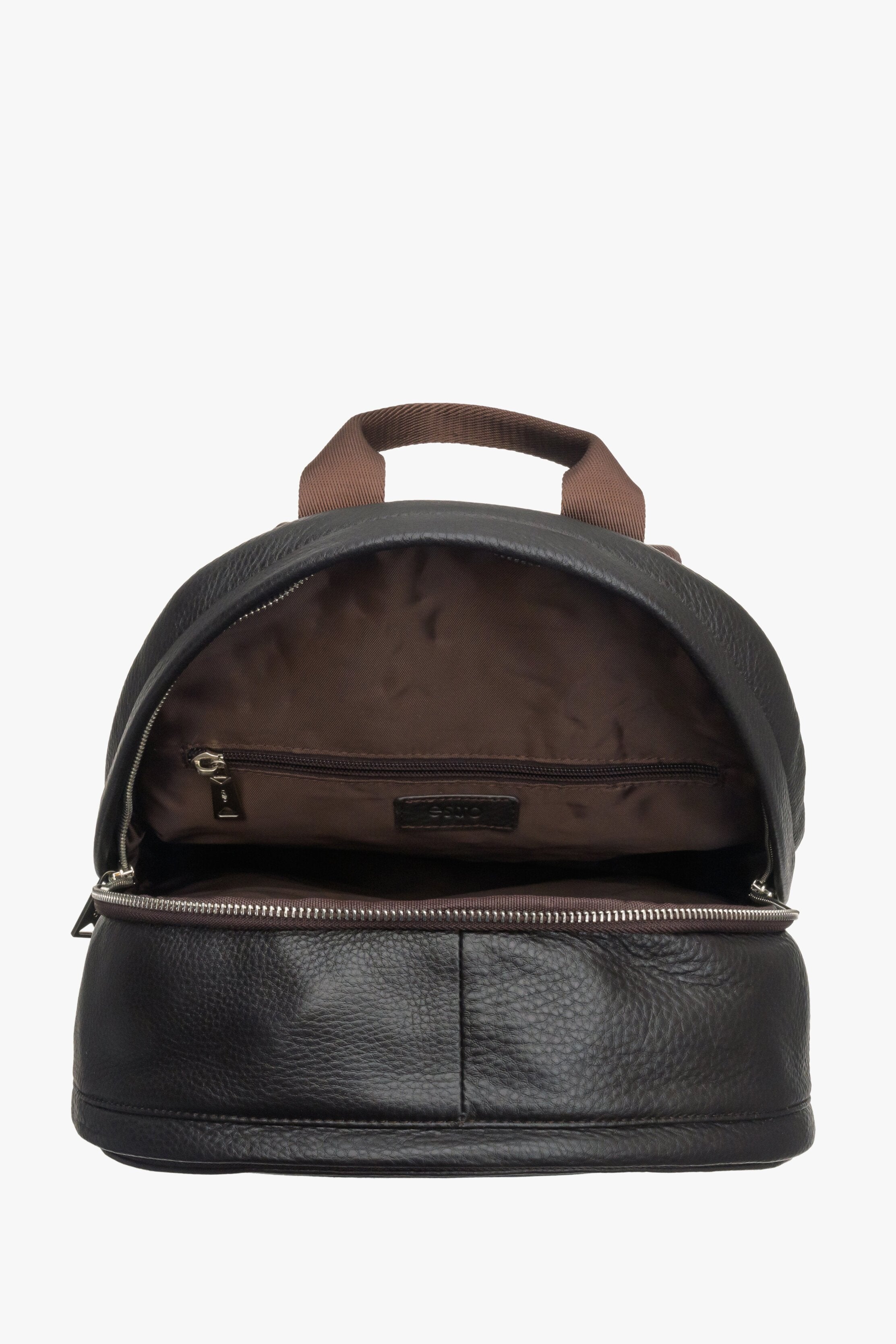 Men's dark brown large backpack by Estro made of genuine leather - close-up on the interior design.