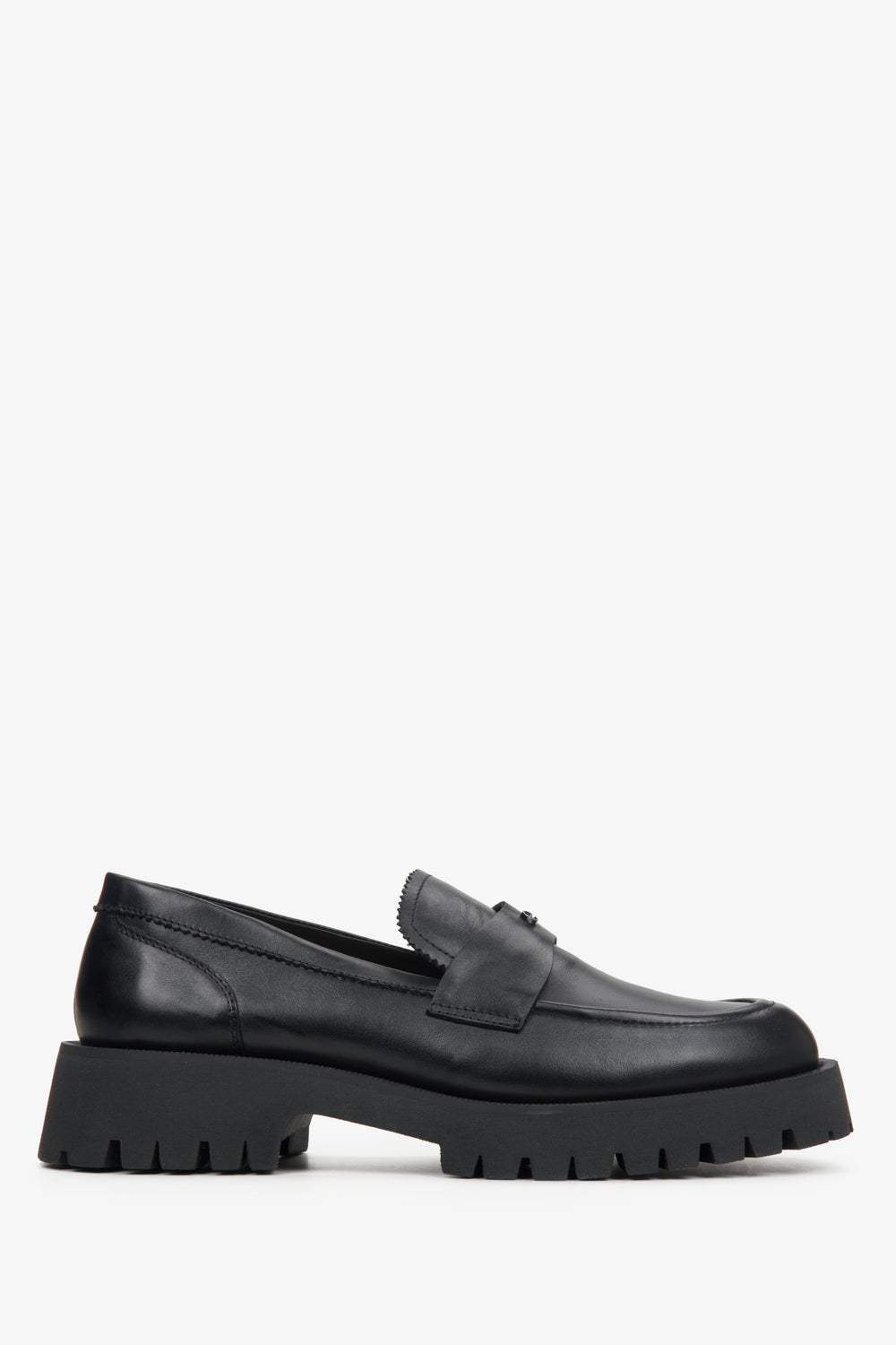 Women's Black Leather Loafers with a Chunky Sole Estro ER00114647.