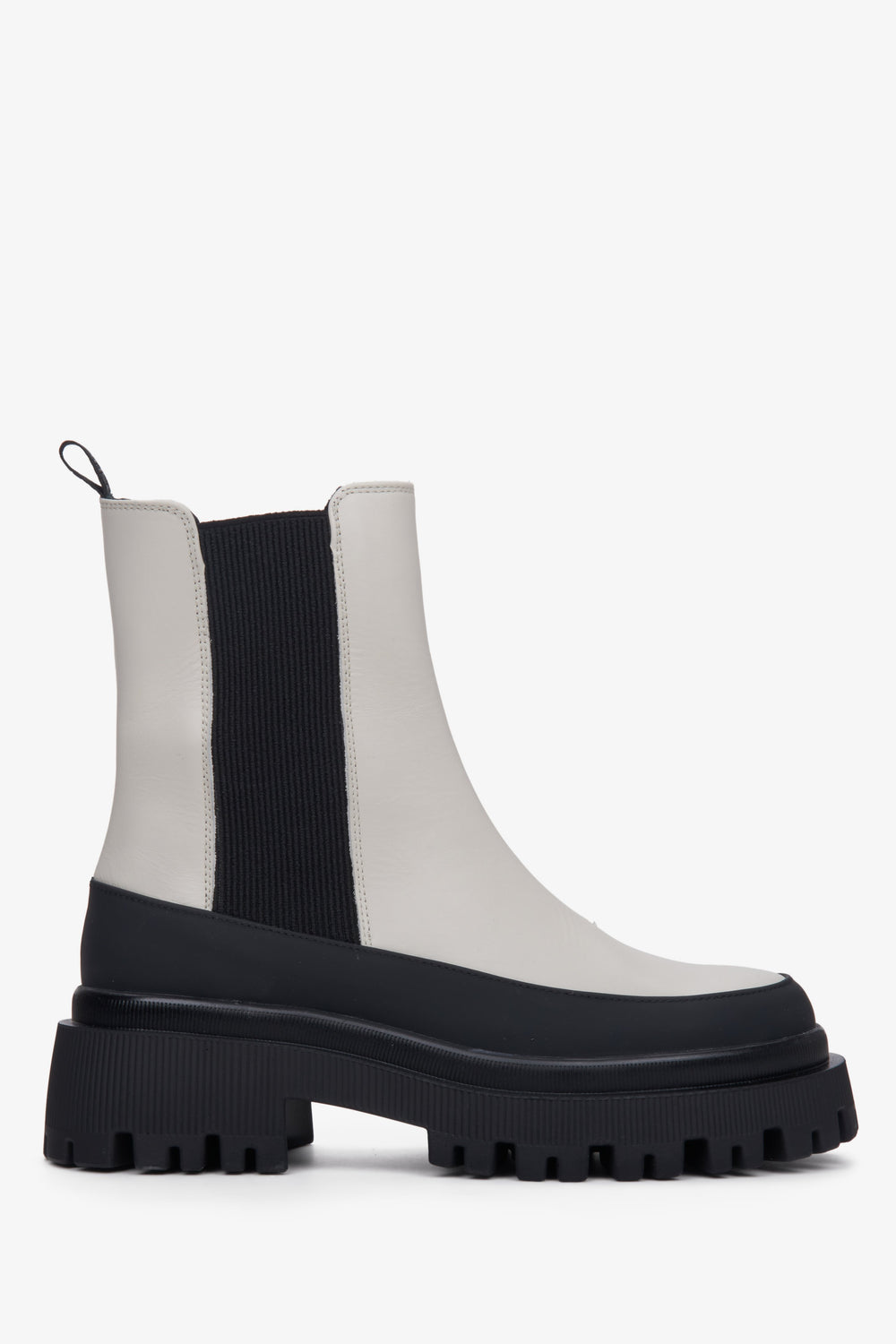 Women's White and black fall ankle boots by Estro made of genuine leather with an elastic shaft - shoe profile.