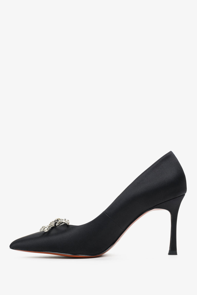 Women's high stiletto heels by Estro with an 8 cm slim heel.