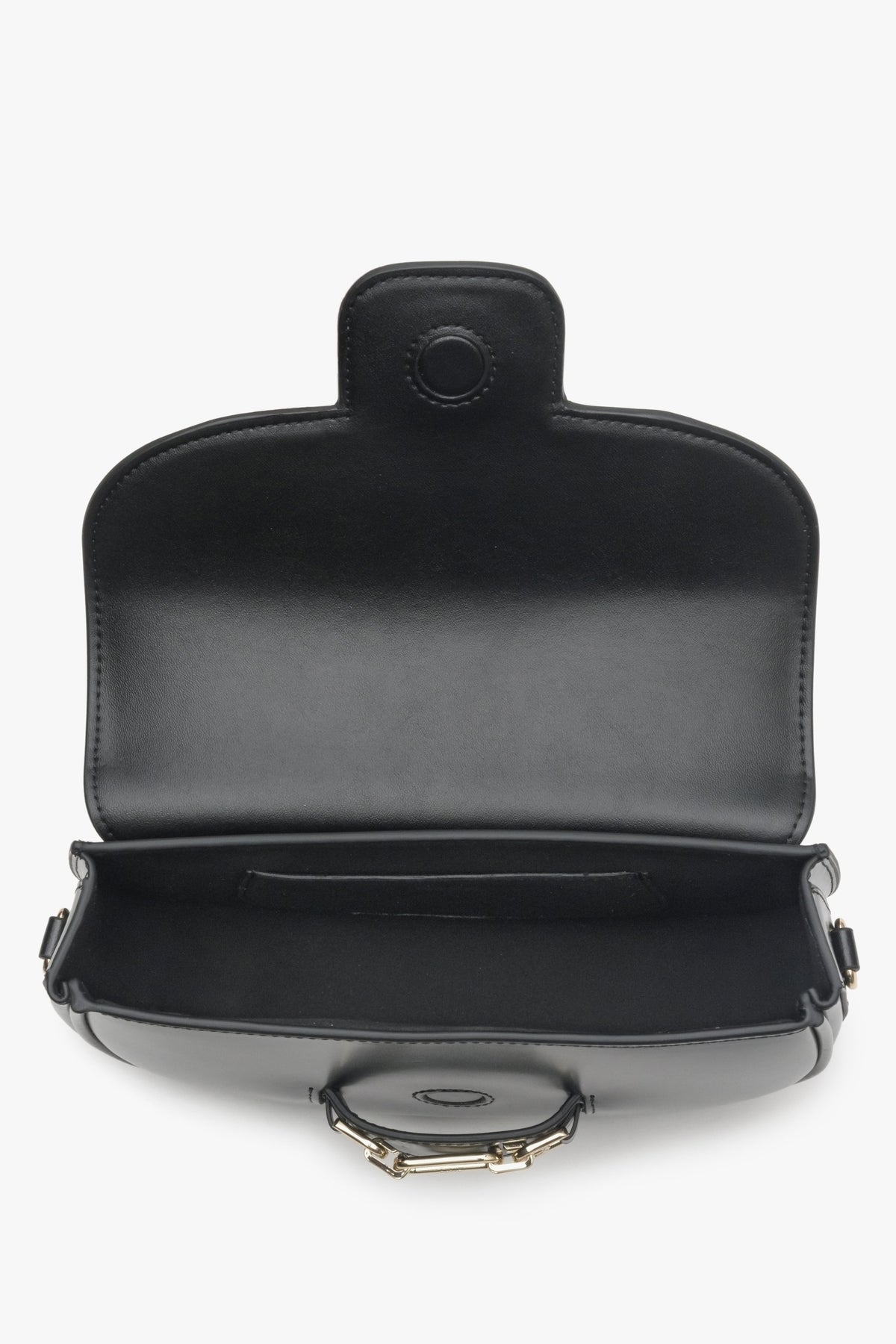 Estro women's black bag with adjustable strap - close-up of the interior.