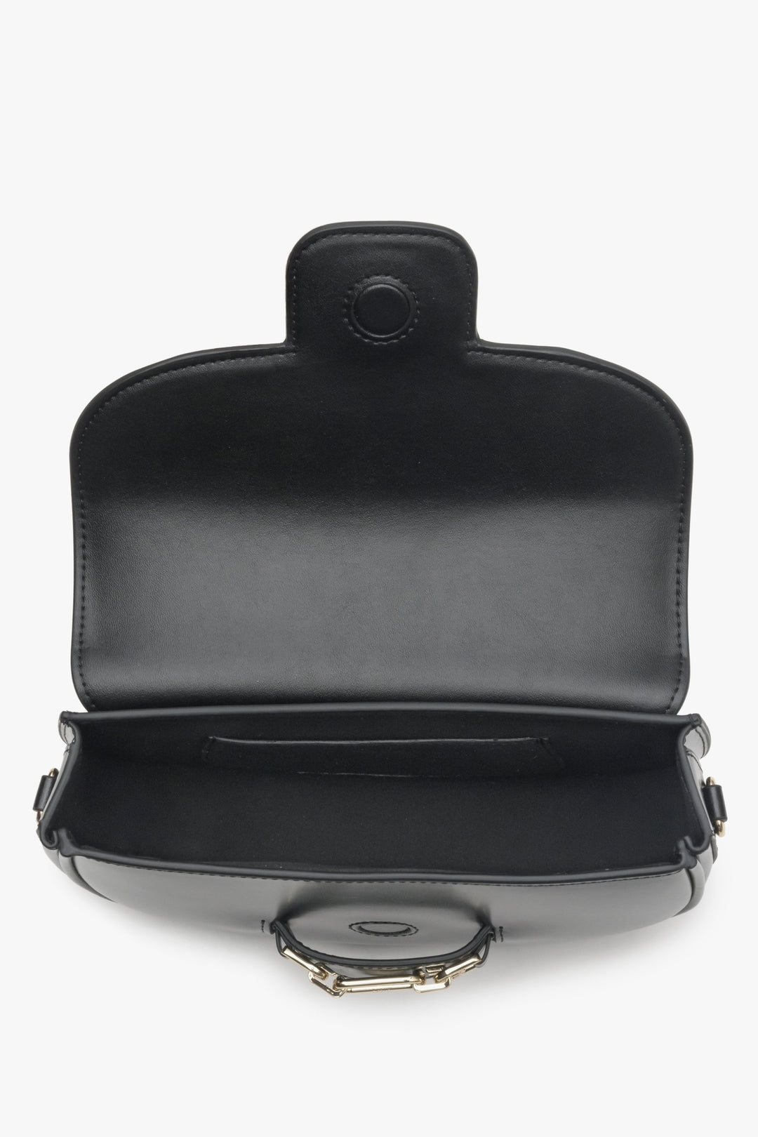 Estro women's black bag with adjustable strap - close-up of the interior.