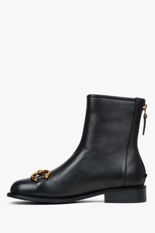 Fall women's black boots made of genuine leather by Estro - shoe profile.