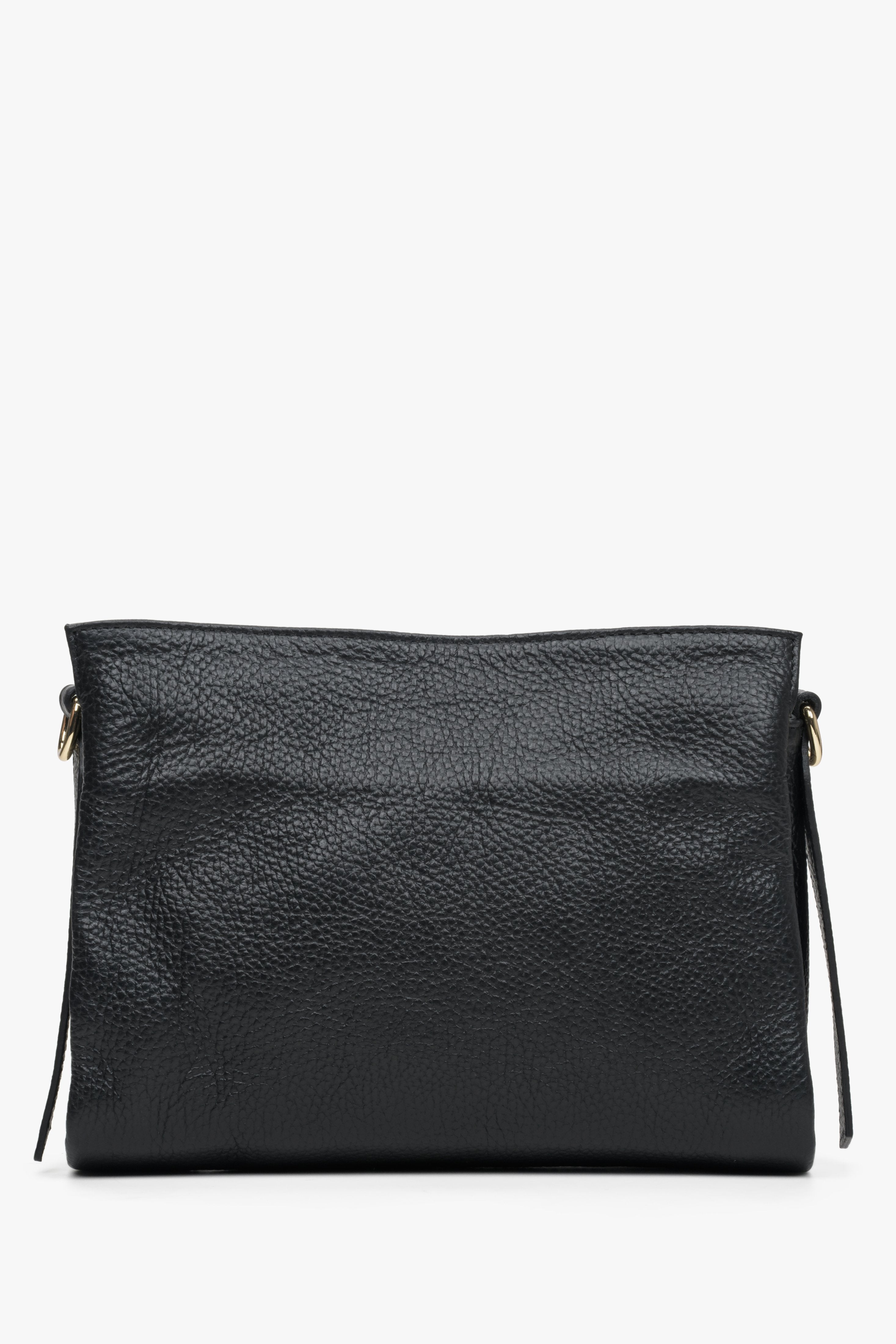 Women's black crossbody bag made from Italian genuine leather, by Estro.