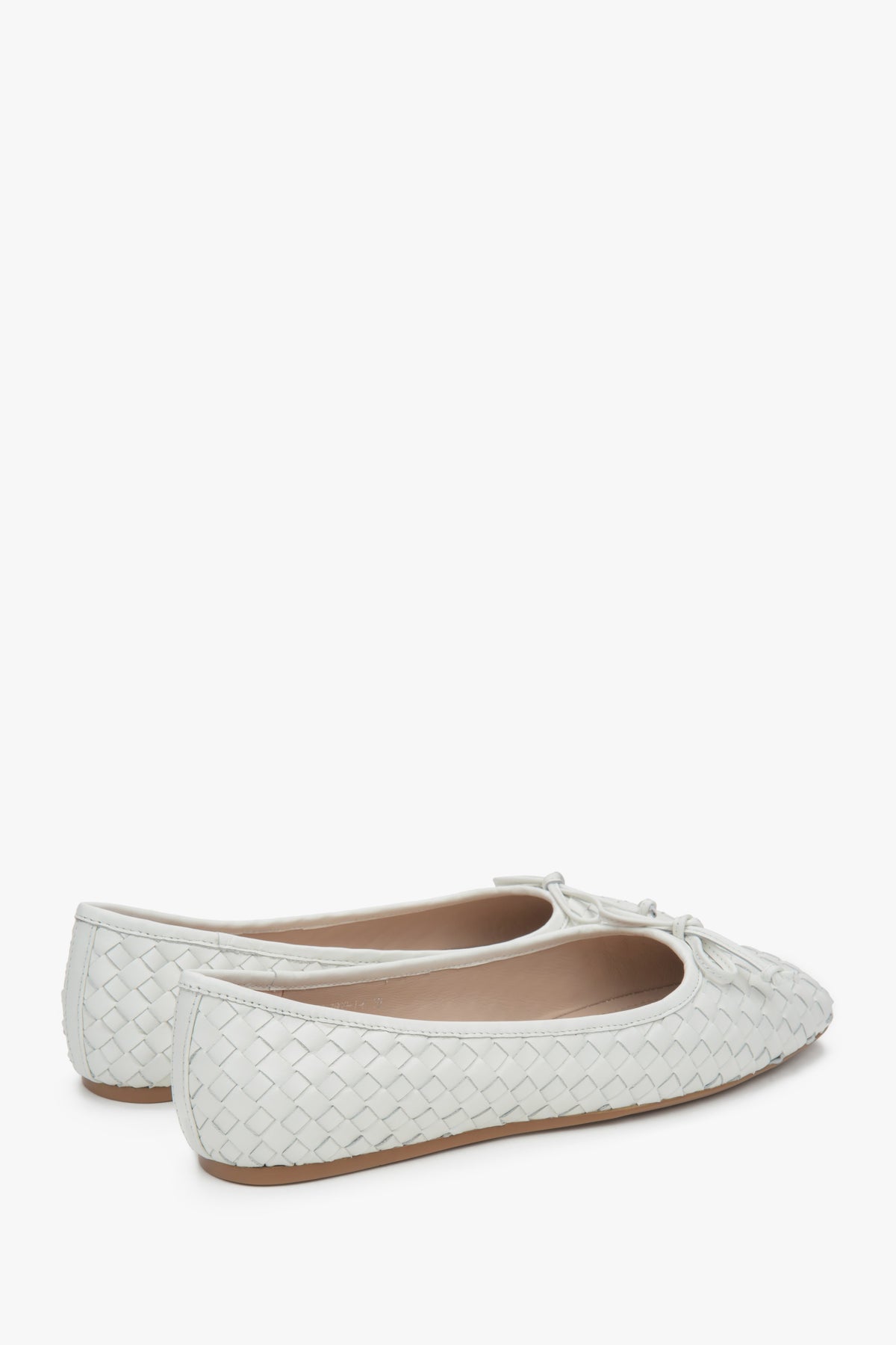 Comfortable white Estro women's ballet flats, made of soft woven genuine leather.