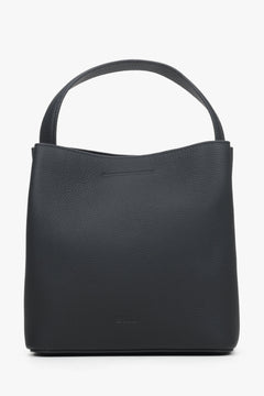 Spacious Estro women's handbag made of genuine black leather.