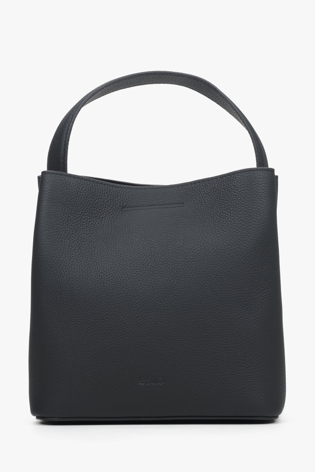 Spacious Estro women's handbag made of genuine black leather.