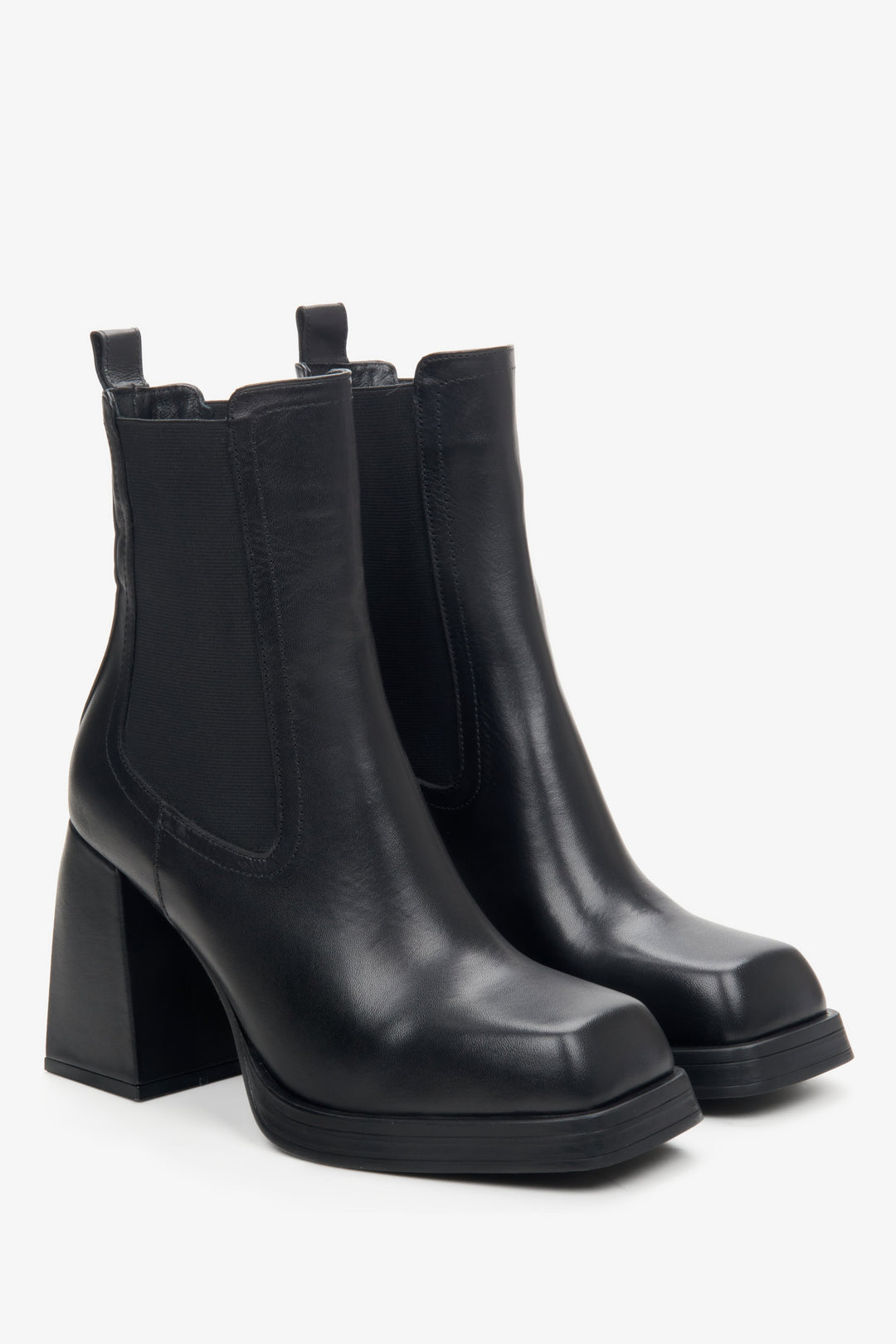 Women's black leather boots with block heel and elastic insert by Estro.