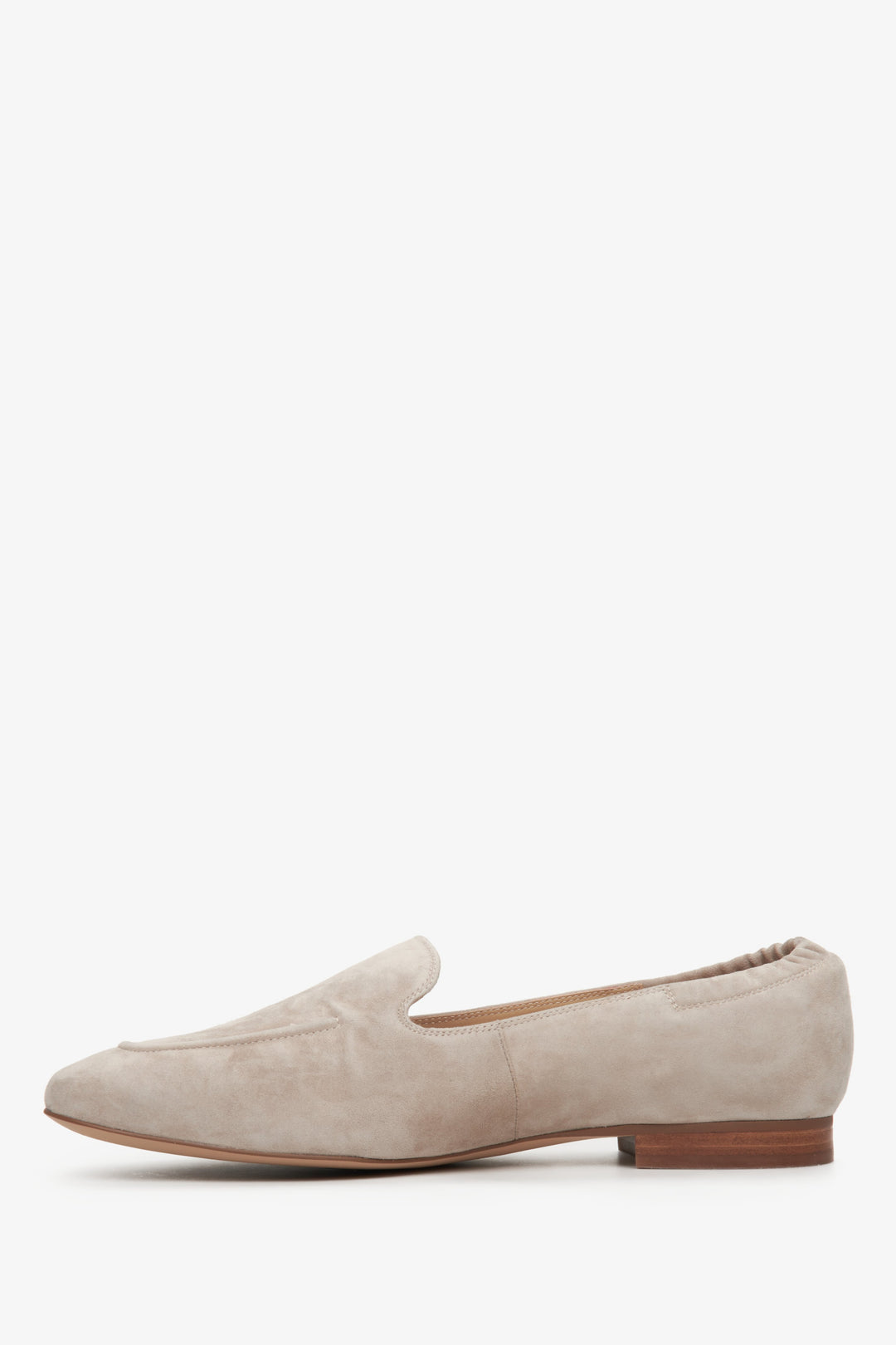 Women's beige Estro moccasins made of genuine velour for spring and fall - shoe profile.