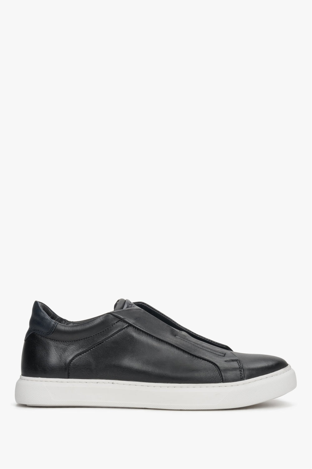 Slip-on men's sneakers made of genuine leather in black by Estro - shoe profile.