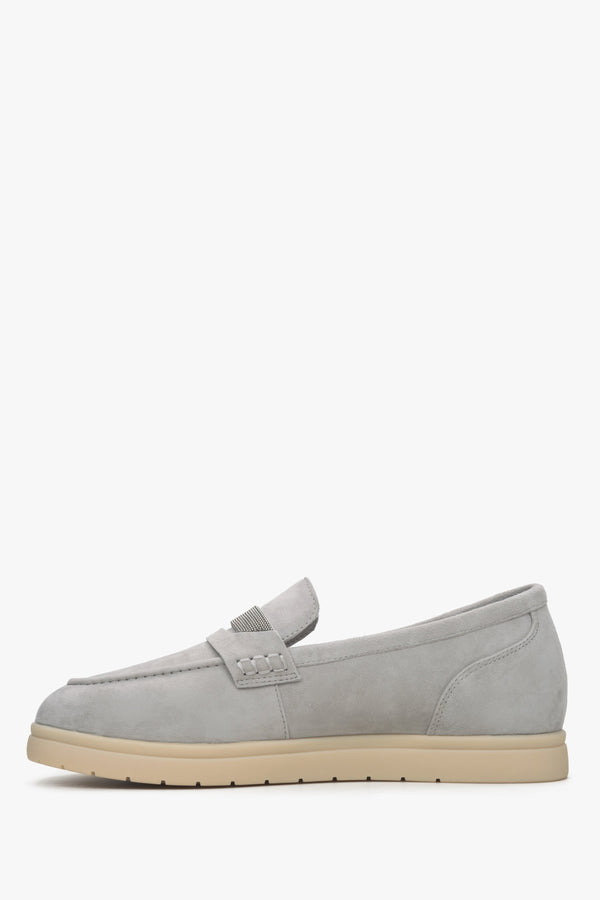 Grey velour women's moccasins by Estro - shoe profile.