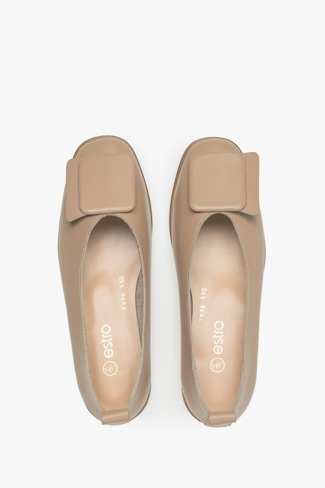 Women's ballet flats made of genuine leather in beige colour.