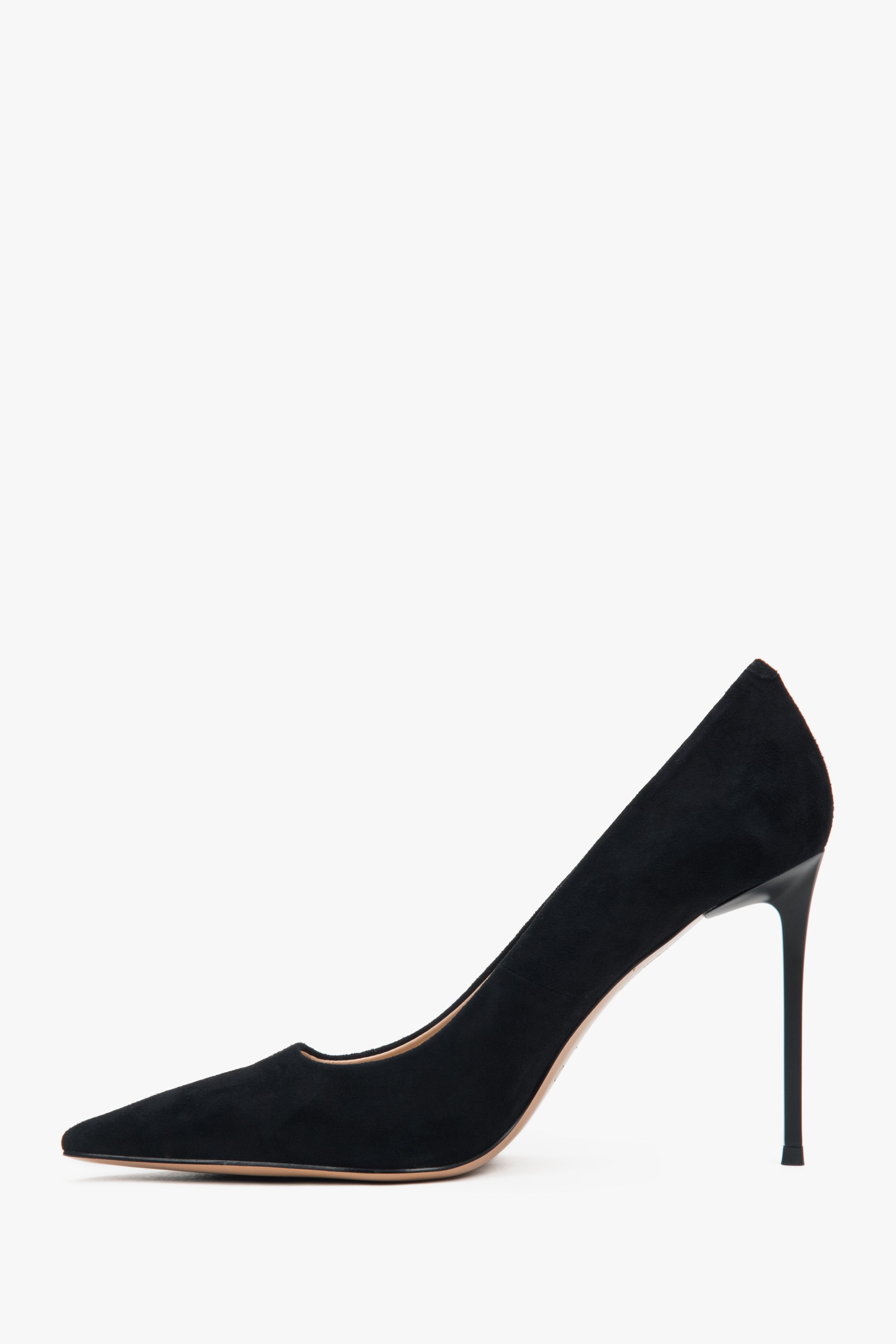 Women's black pumps made of genuine velour.