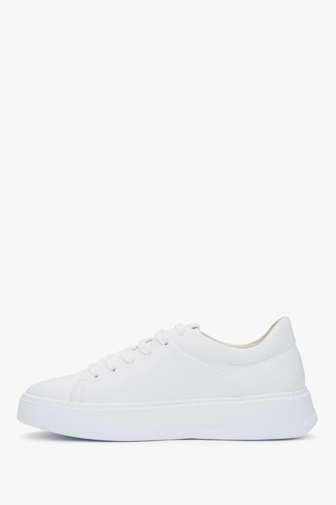 Women's white leather sneakers Estro - shoe profile.