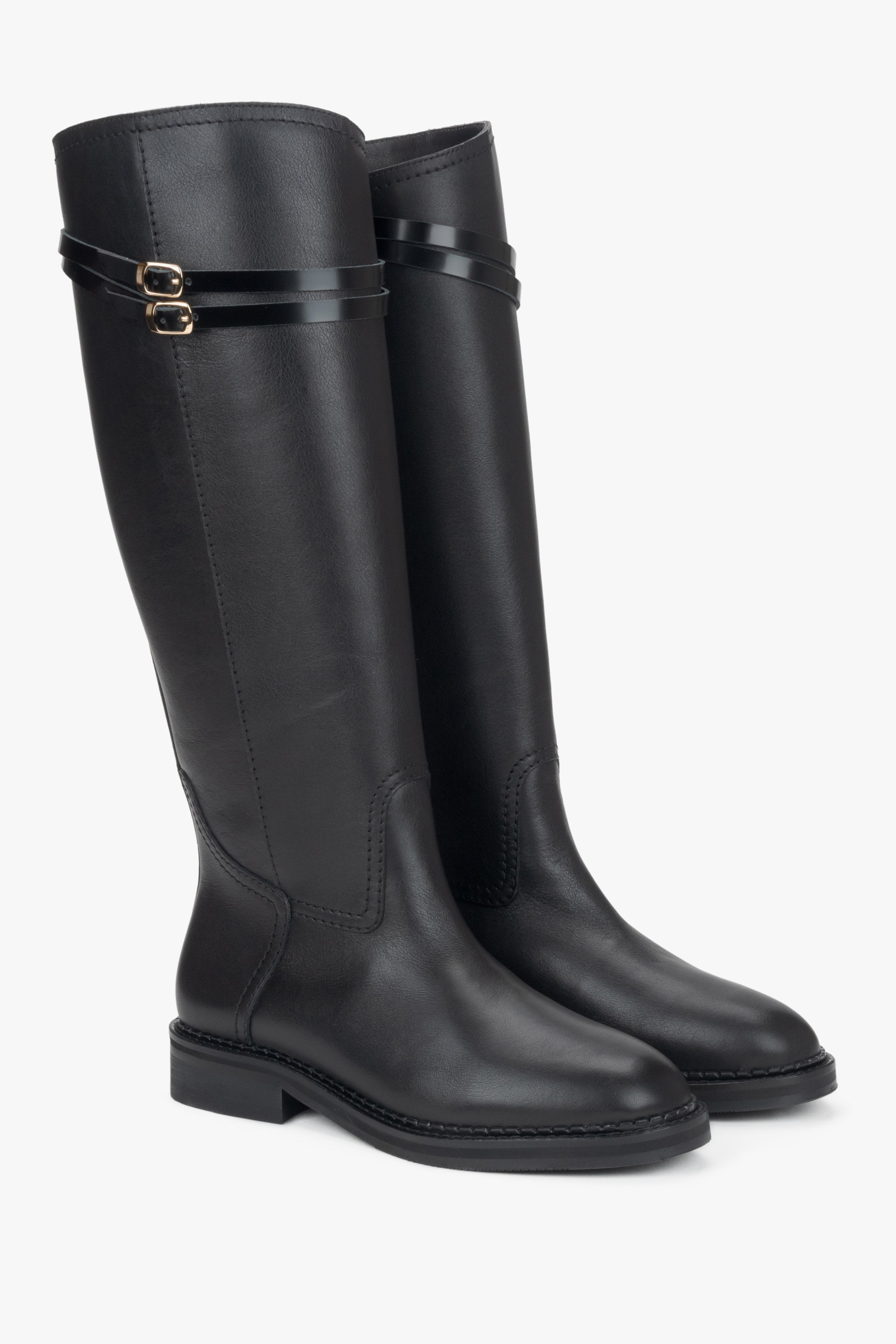 Women's black boots made of Italian genuine leather.