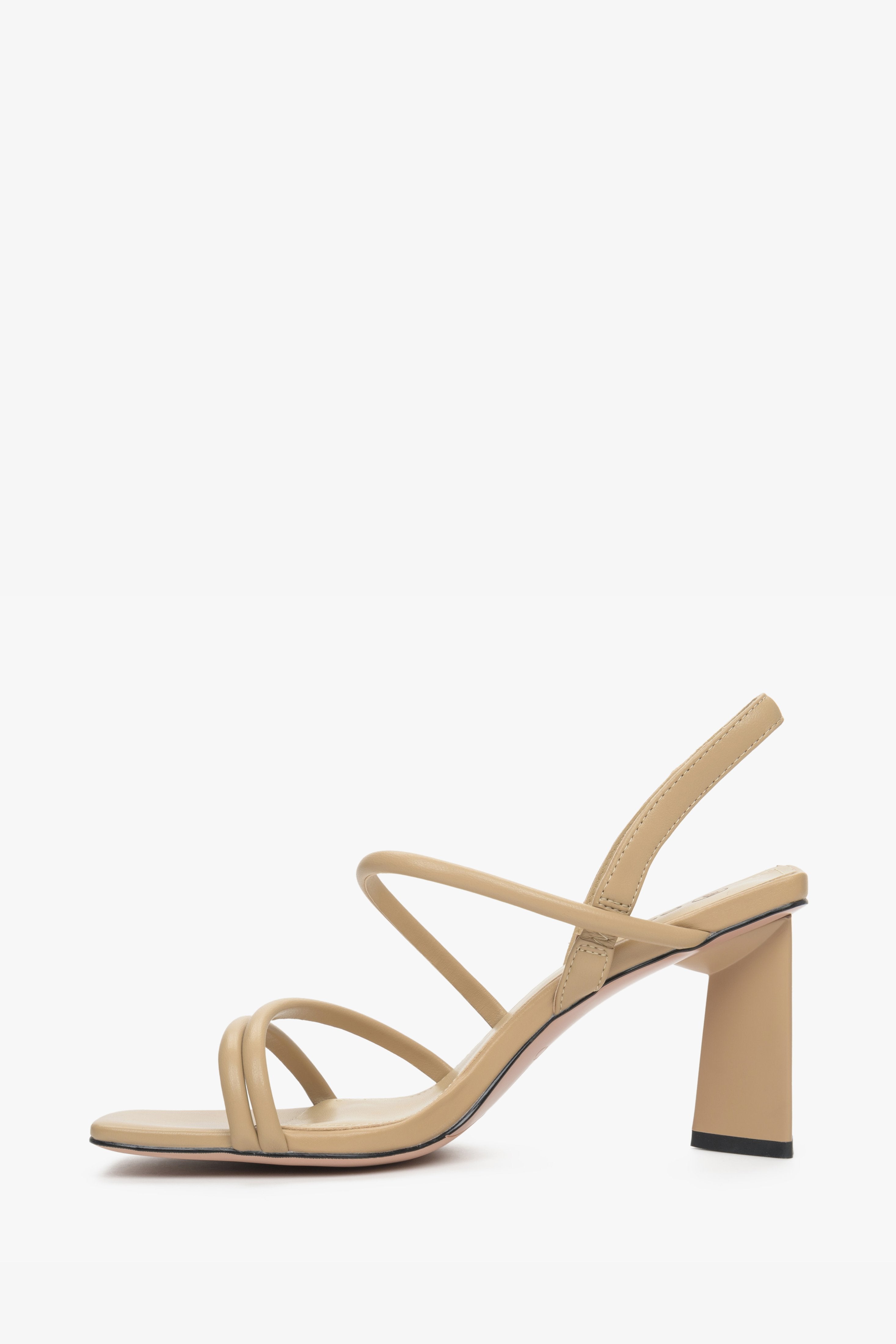 Sand beige women's strappy sandals Estro on a block heel.