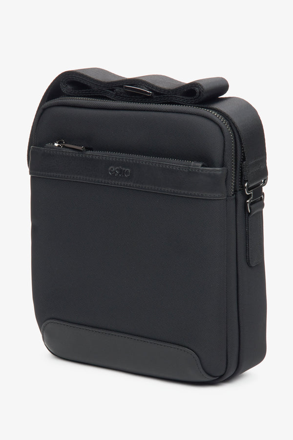 Men's black shoulder bag with an adjustable strap, made of genuine leather and textiles by Estro.