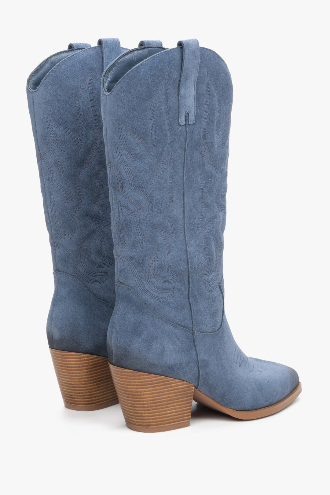 High women's cowboy boots in blue made of genuine velour, Estro - close-up on the side and back of the model.