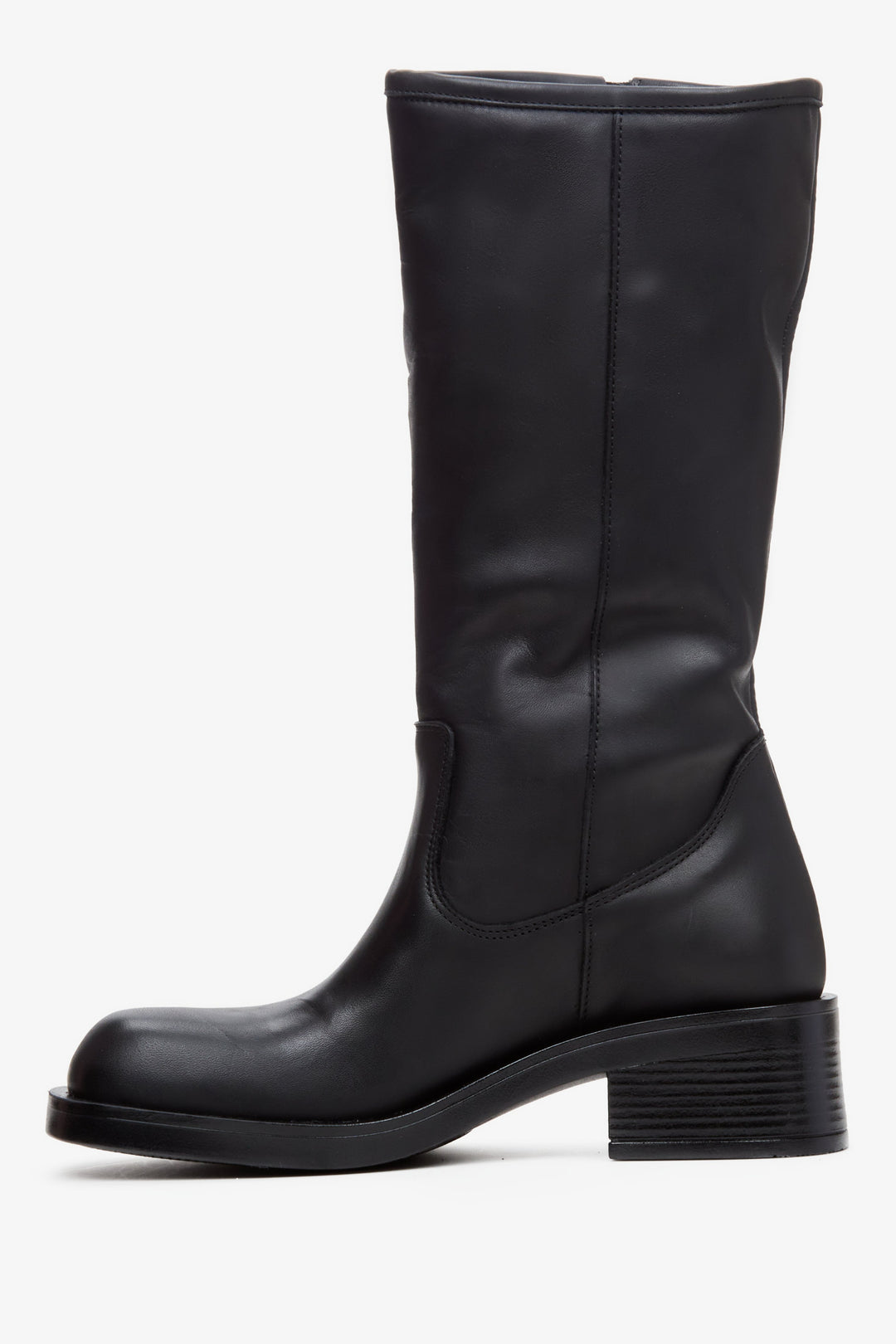 Women's black leather ankle boots by Estro - shoe profile.