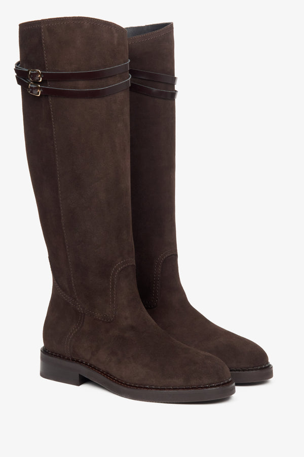 Women's dark brown boots made of Italian genuine velour.