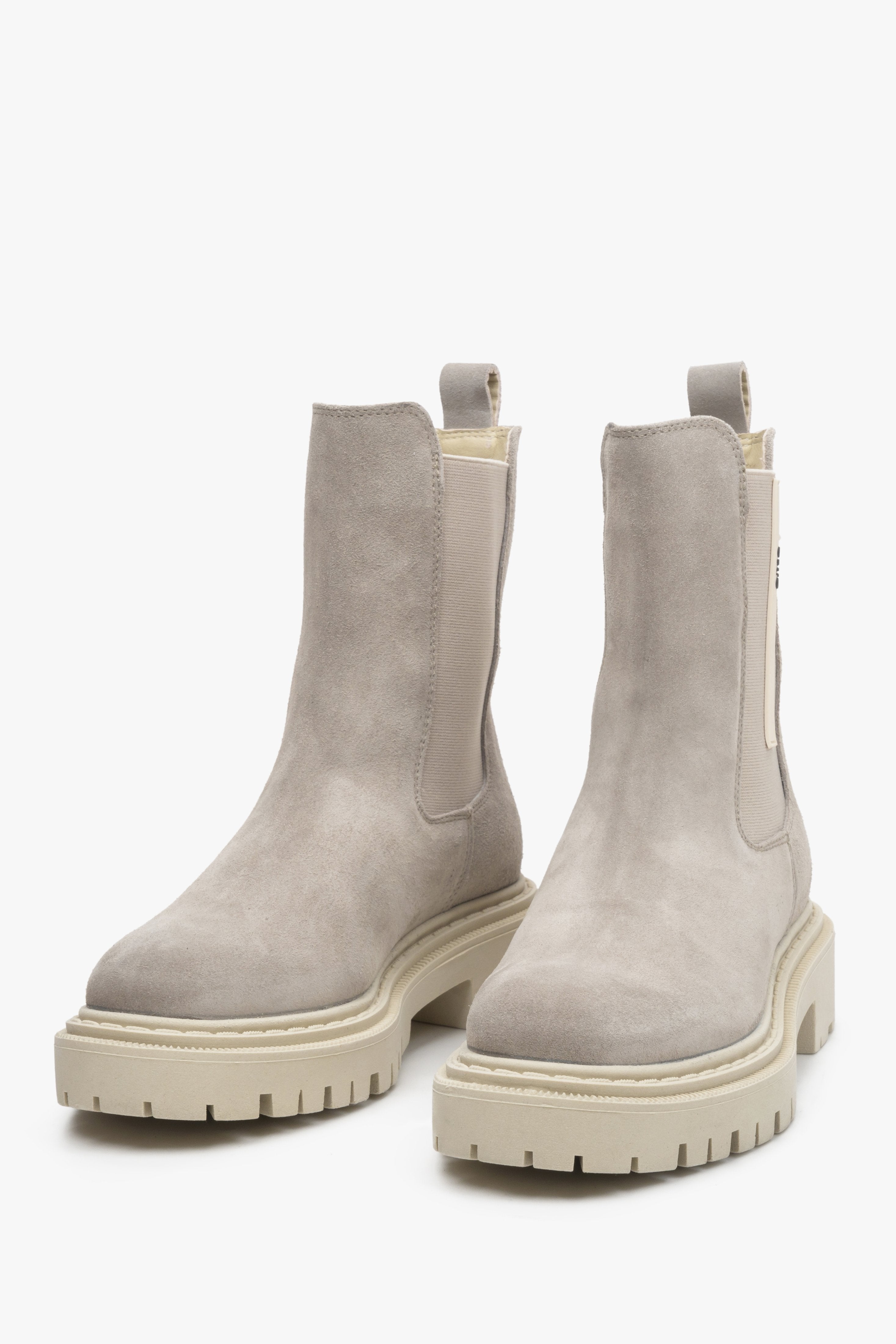 Grey women's chelsea boots Estro.