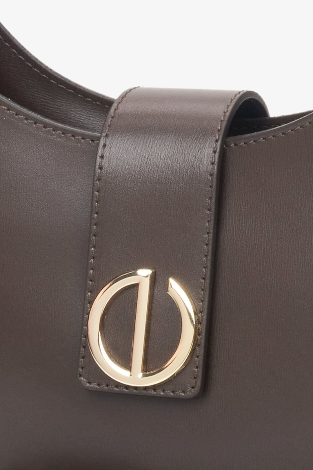 A brown handbag – close-up of the detail.