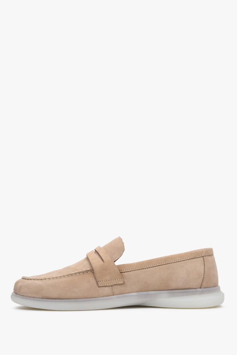 Men's slip-on beige nubuck moccasins by Estro - close-up on the side seam.