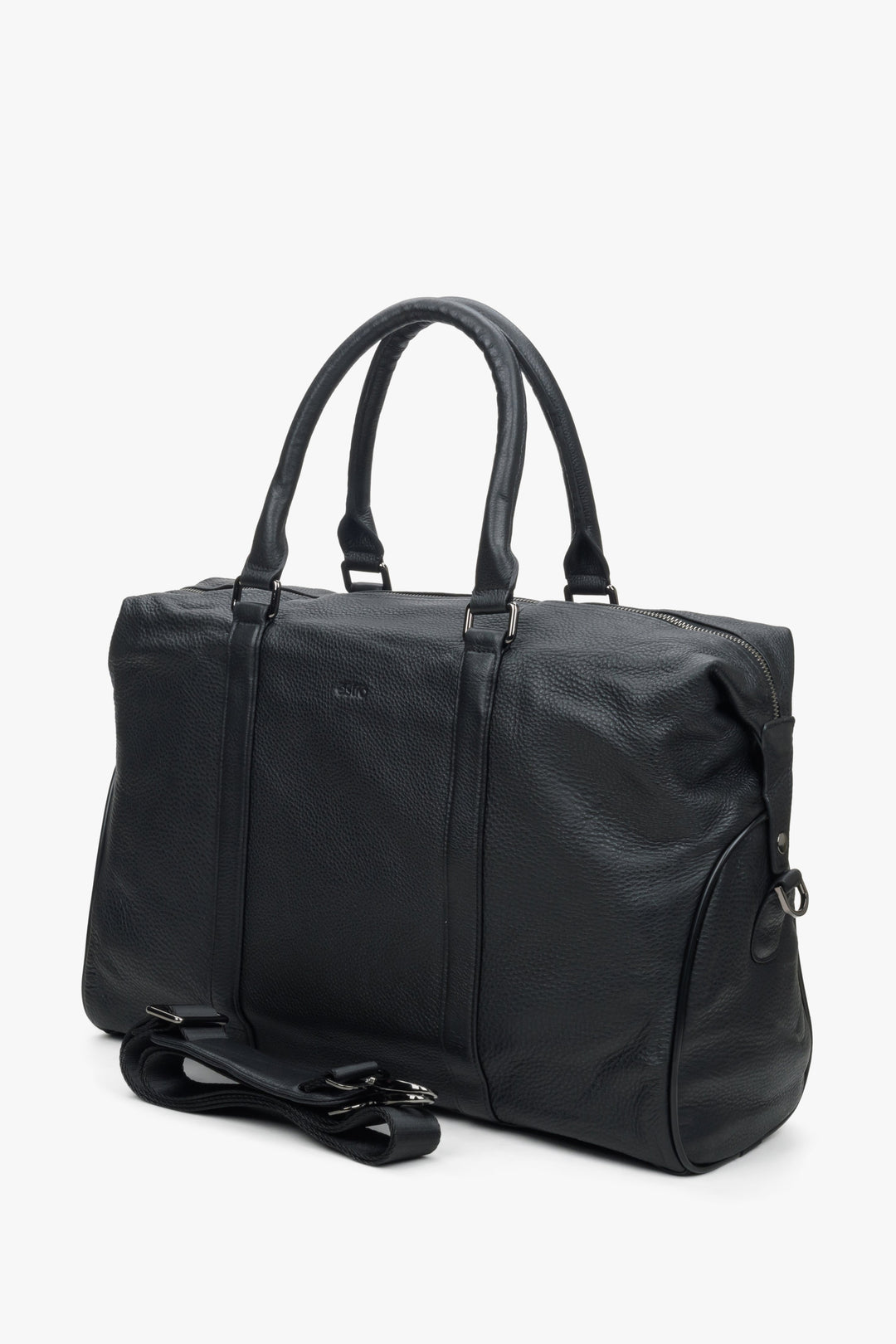 Men's black travel bag made of genuine leather by Estro.