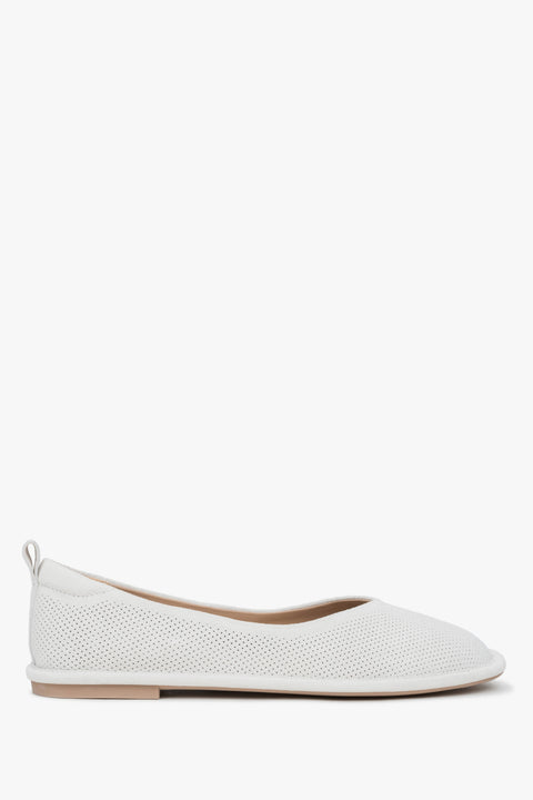 Women's White Ballet Flats made of Soft Perforated Genuine Velour Estro ER00116923.