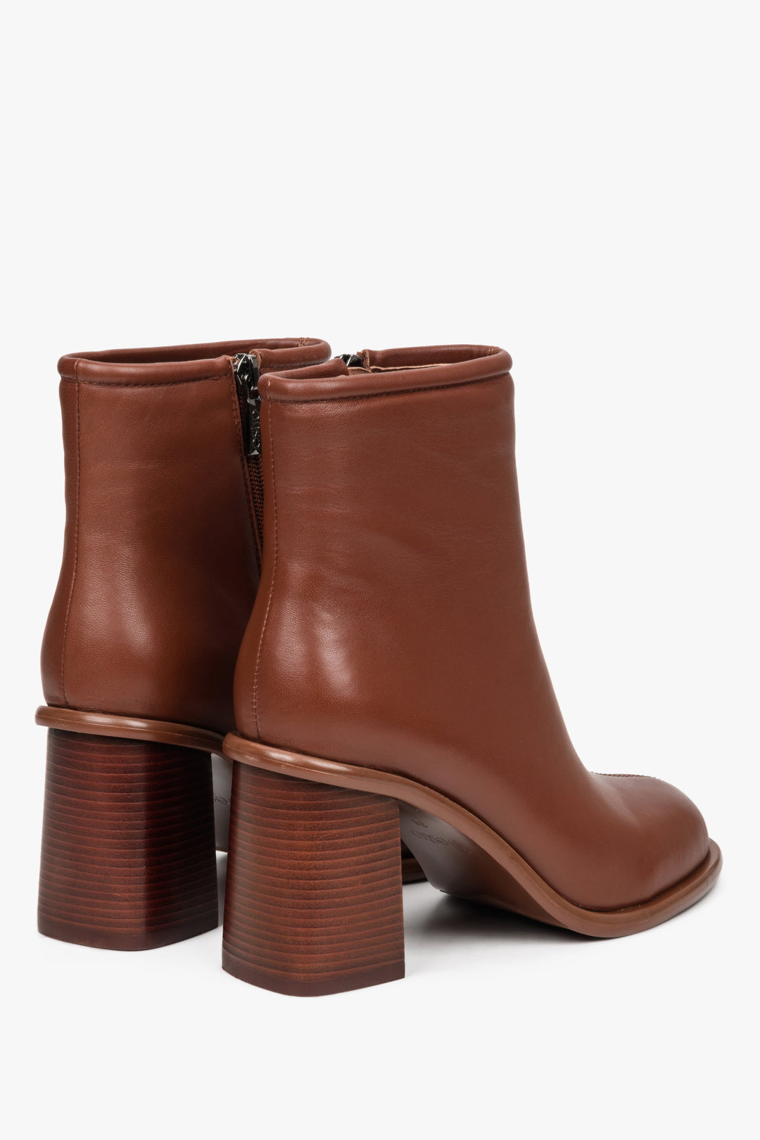 Spring-autumn women's leather ankle boots in brown by Estro - close-up on the back of the shoe.