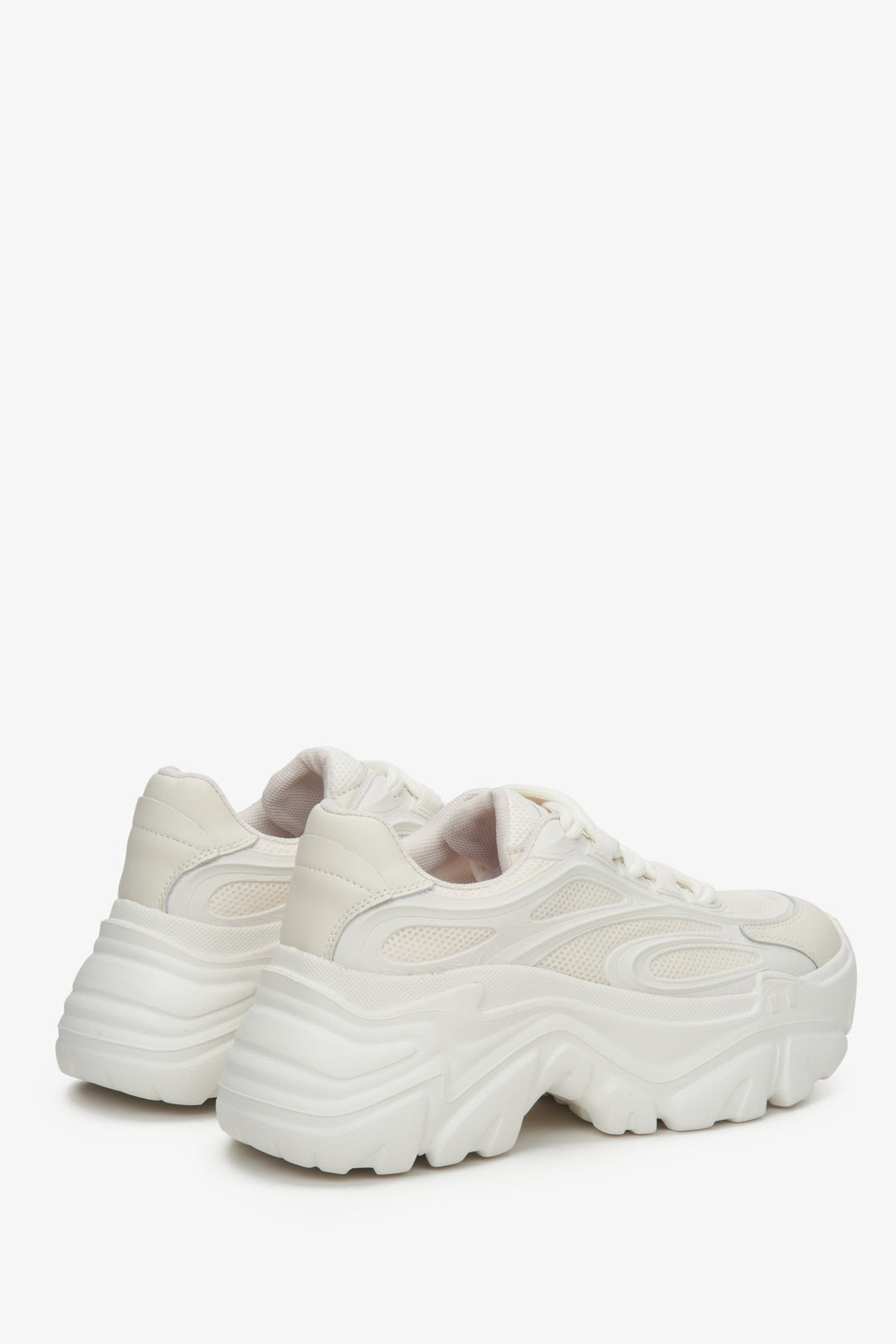Light beige chunky platform sneakers by ES 8 made of leather and textile.