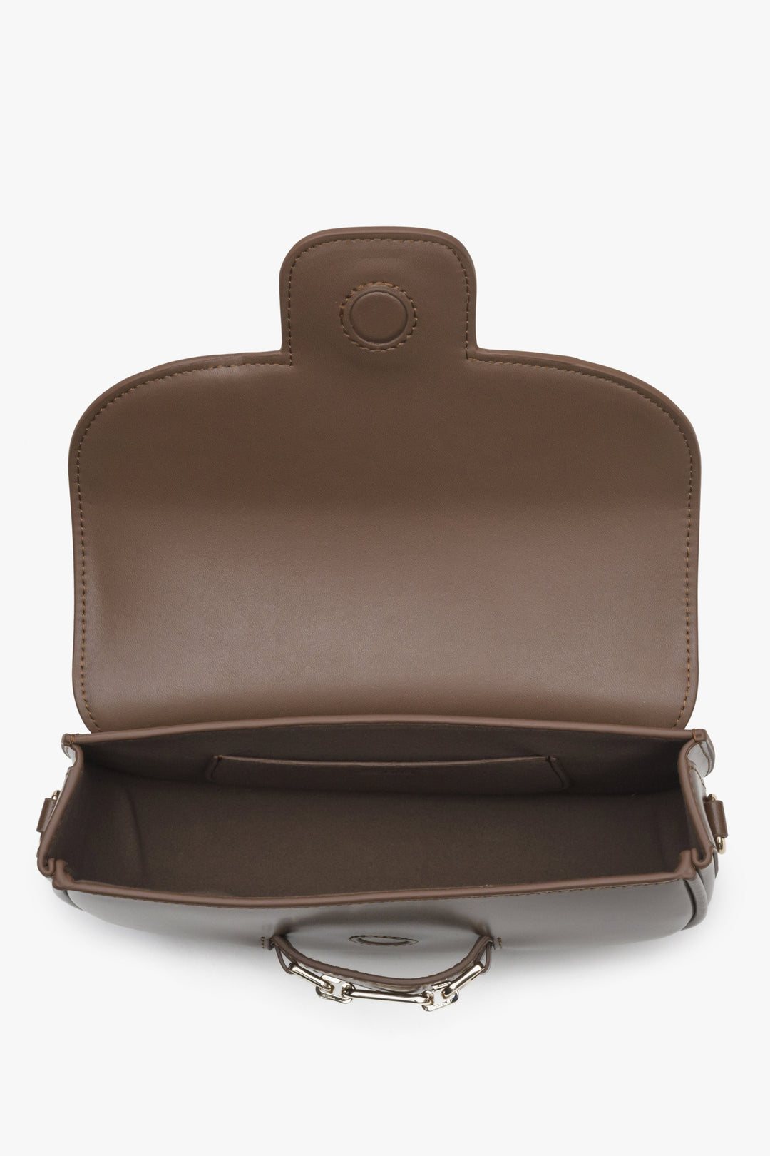 Estro women's brown bag with adjustable strap - close-up of the interior.