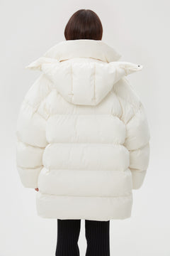 Women's light beige puffer jacket Estro - back view.