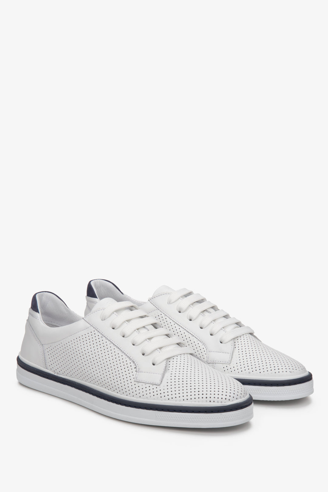 Men's white sneakers with perforations and lacing - Estro brand model for the summer.