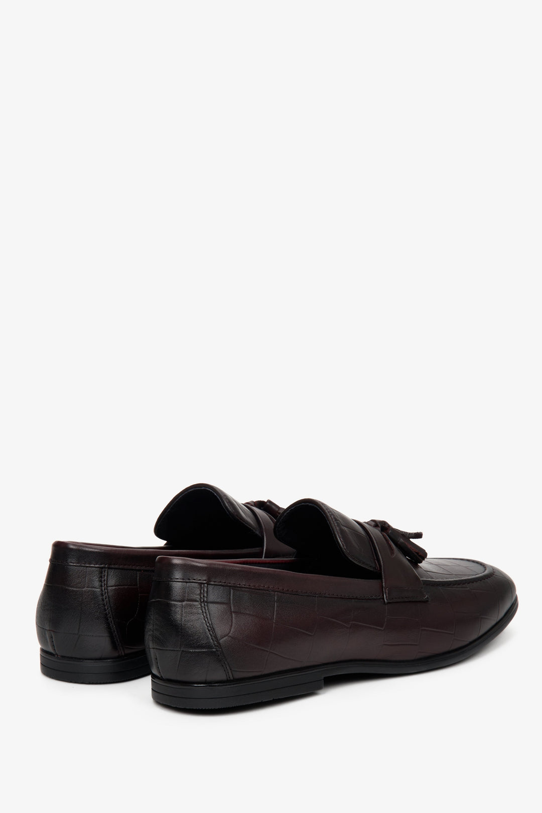 Men's brown loafers by Estro - close-up of the heel and the side of the shoe.