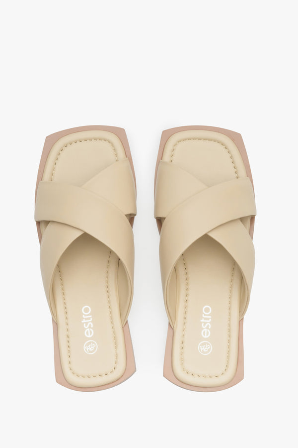 Women's slide sandals made of beige genuine leather Estro - presentation form above.