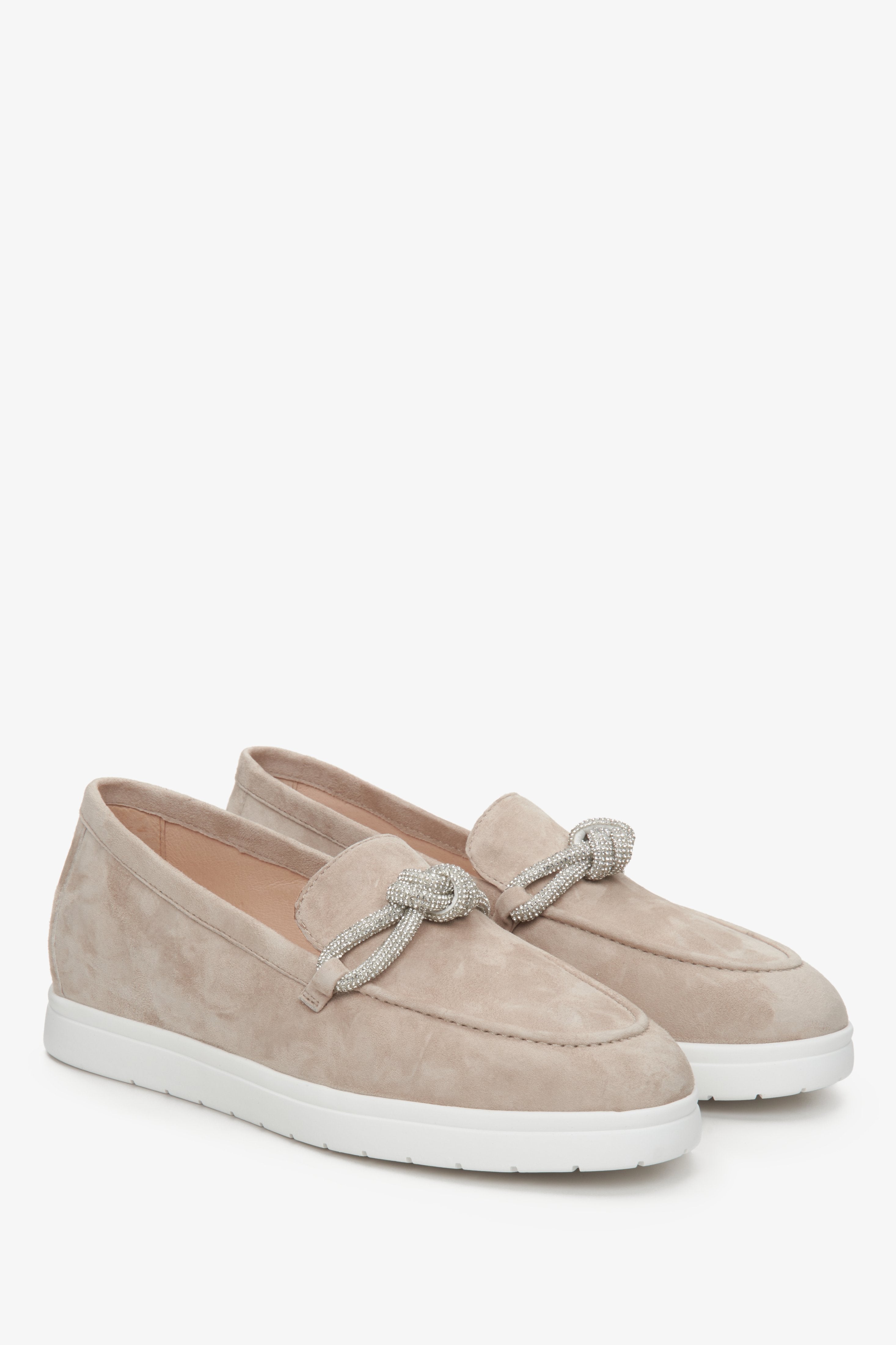 Women's Estro beige velour moccasins - presentation of the shoe's side profile.