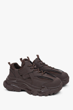 Women's sneakers from the sports line ES8 in dark brown colour for spring and autumn.