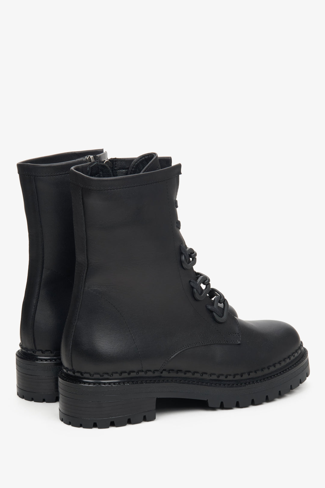Black leather ankle boots Estro - a close-up on shoeline.