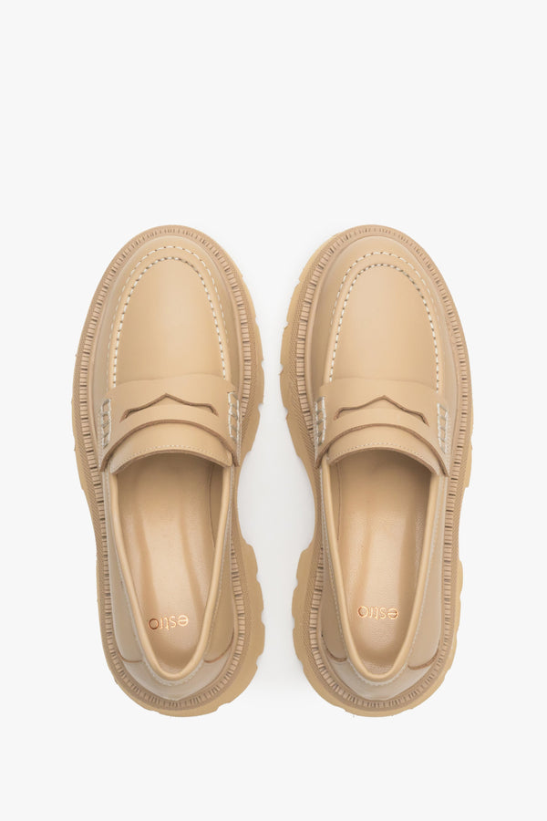 Women's leather beige loafers by Estro - top view presentation of the model.