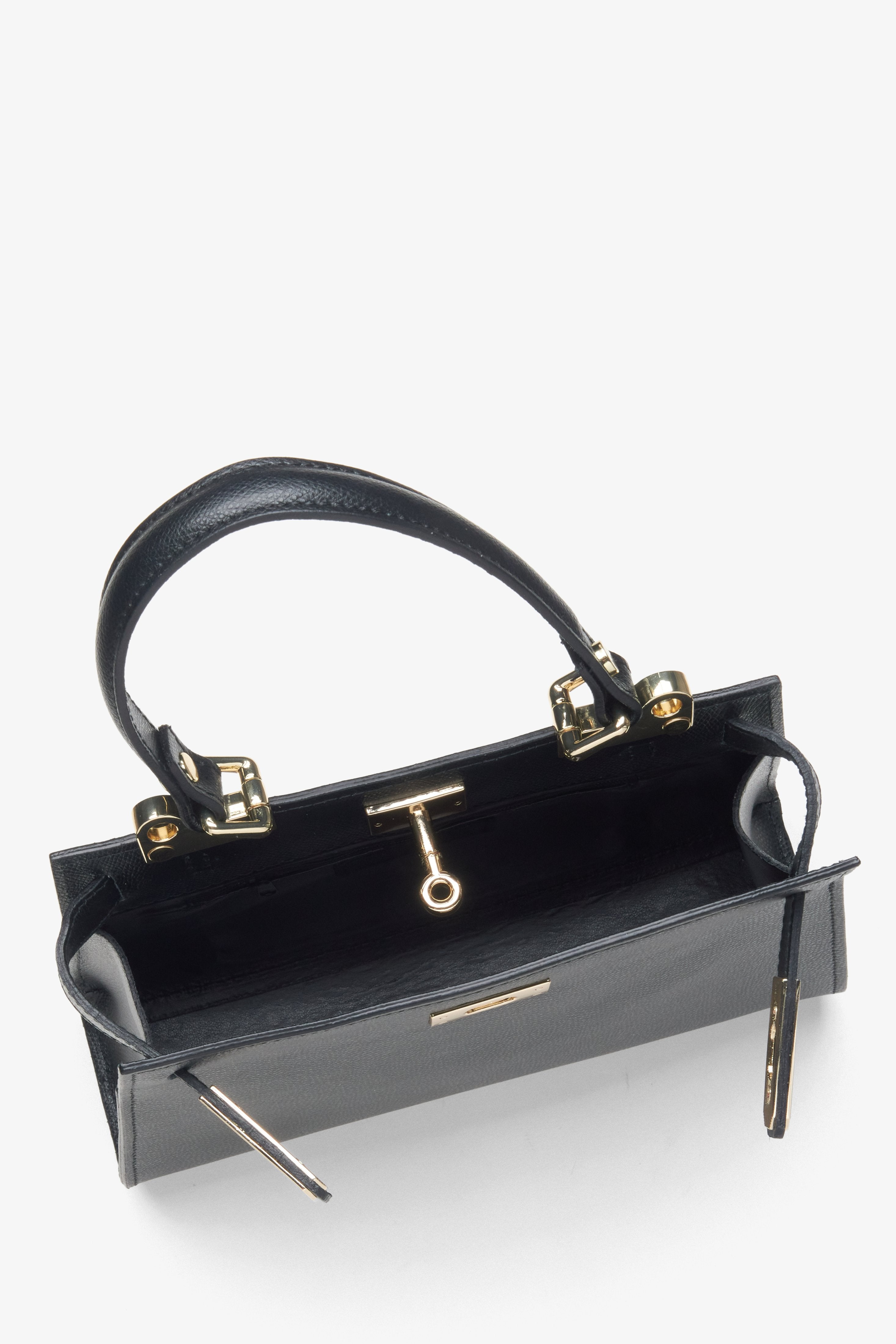 Black satchel-style handbag made of Italian genuine leather, signed by Premium Estro - interior of the model.