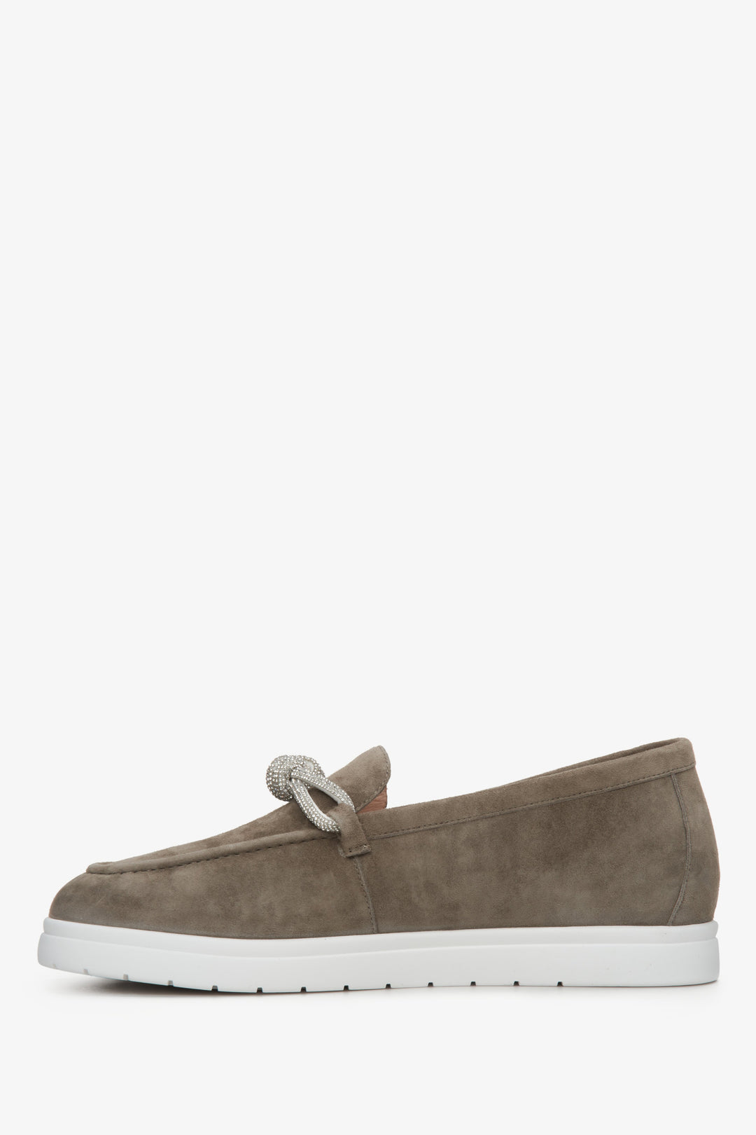 Estro women's velour moccasins in grey and brown - shoe profile.