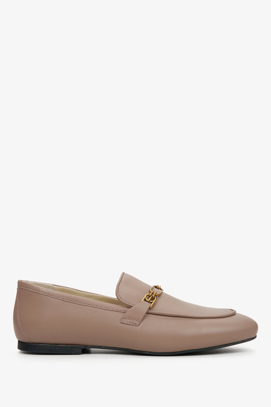 Beige leather loafers Estro - shoe profile.