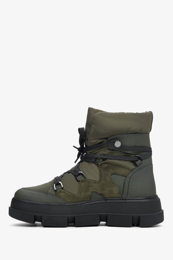 Estro women's winter boots in dark green - close-up of the shoe profile.