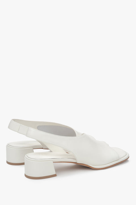 Women's white leather sandals by Estro – a combination of genuine leather and the comfort of a low heel, perfect for any occasion.