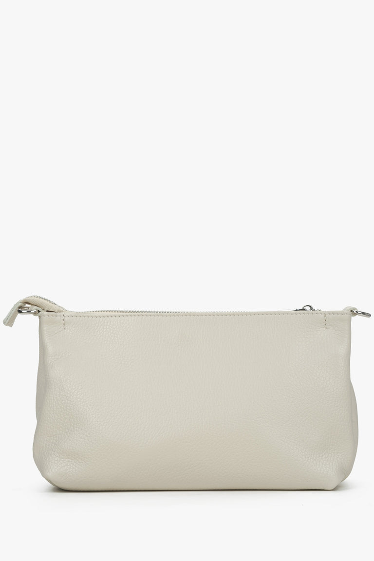 Women's cream beige messenger bag.